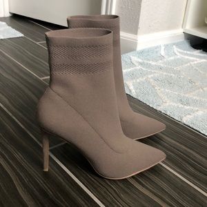 Steve Madden Cookies Sock Bootie 6.5